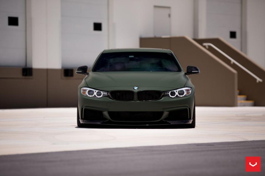  BMW M4 Coupe on Vossen Wheels (VFS4) 2017 года  (фото 7 из 46)